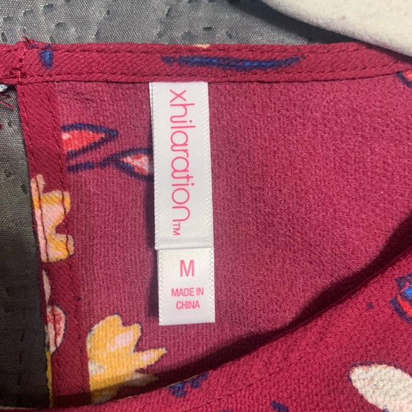 Floral print flowy top! - Picture 2 of 2